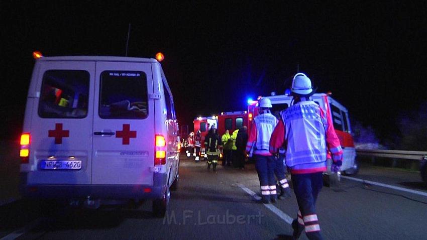 A 1 bei Euskirchen Reisebus komplett ausgebrannt P07.jpg